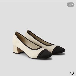 Black toed classic heels